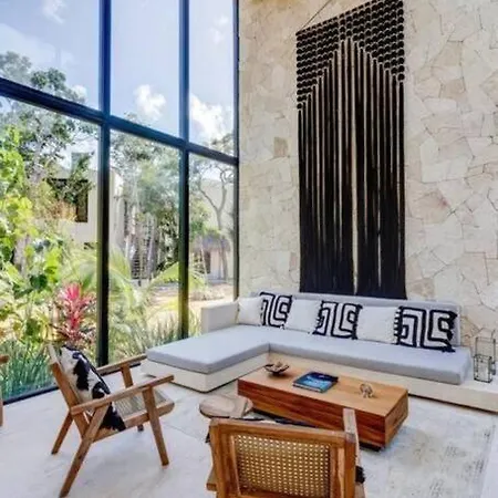 Luxury 3 Bed & Bath Eco-Chic Villa - Private Pool
