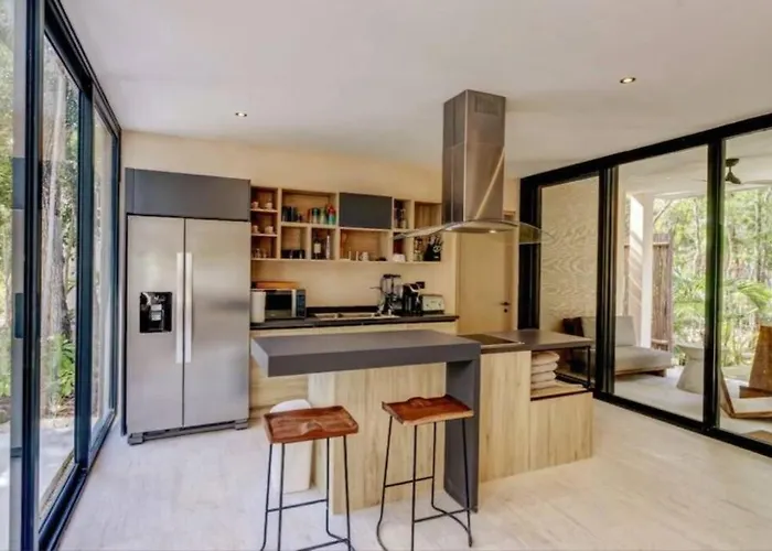 Luxury 3 Bed & Bath Eco-chic - Private Pool